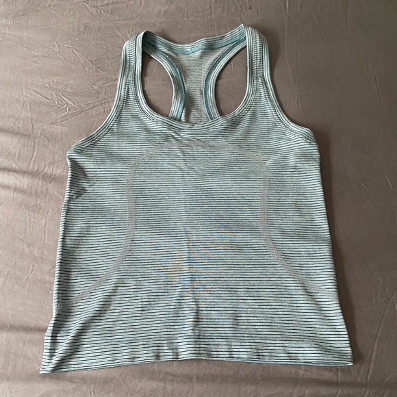 Lululemon Swiftly tech racerback tank top 2.0 - Picture 2 of 3